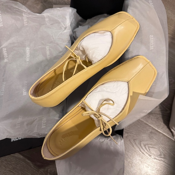 alohas sway leather ballet flats in vanilla - Picture 2 of 5